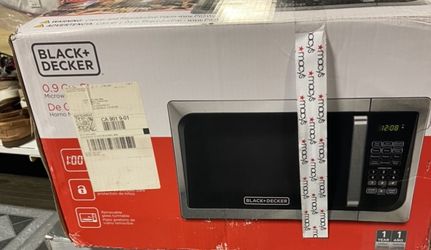Black Decker 0.9 C u. Ft. Microwave Oven New From Macy’s