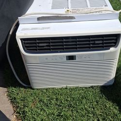 $30obo Turn on but doesn't blow cold there .