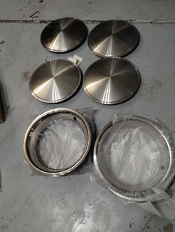 Hubcap And Beauty Rings New In The Box 15 In