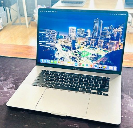 Apple MacBook PRO 💻 16” 8-CORE Intel i9 32GB RAM 1TB Radeon Pro 5500M 8GB Graphics
Perfect for Editing//Recording