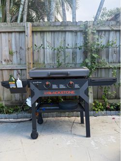 Blackstone Iron Forged 28 in. Griddle Cooking Station with Hood