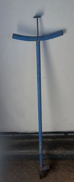 Solid Iron digging tool