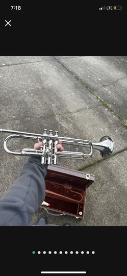 Olds Studio pro line T-10 Nickel Trumpet w/1st valve slide trigger original case and mouthpiece 