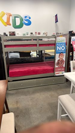 Twin Over Twin Bunkbed Set