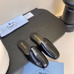 Pr,ada    sandal 