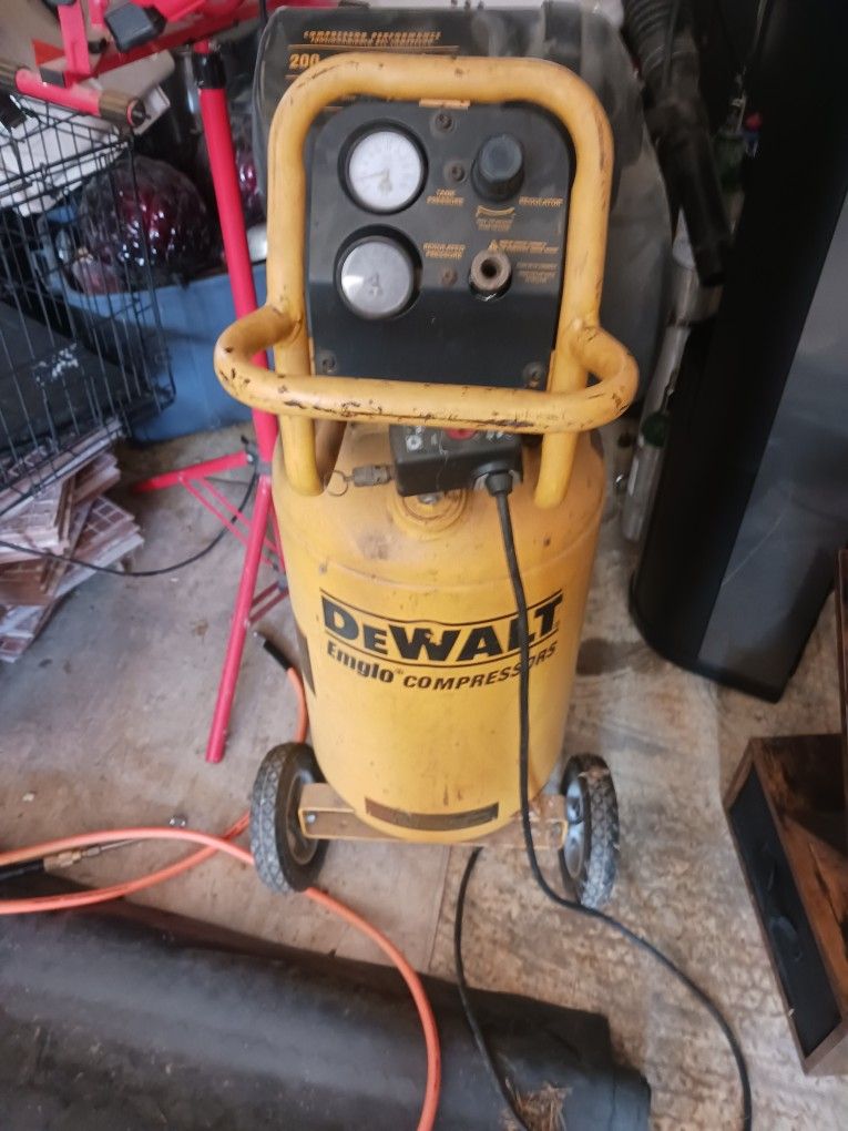 Dewalt 15 Gal Air Compressor