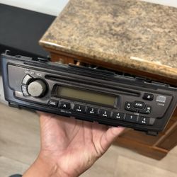 Nissan Sentra 2001 Stock Radio