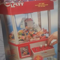 Crazy Deal New Candy Claw Machine 