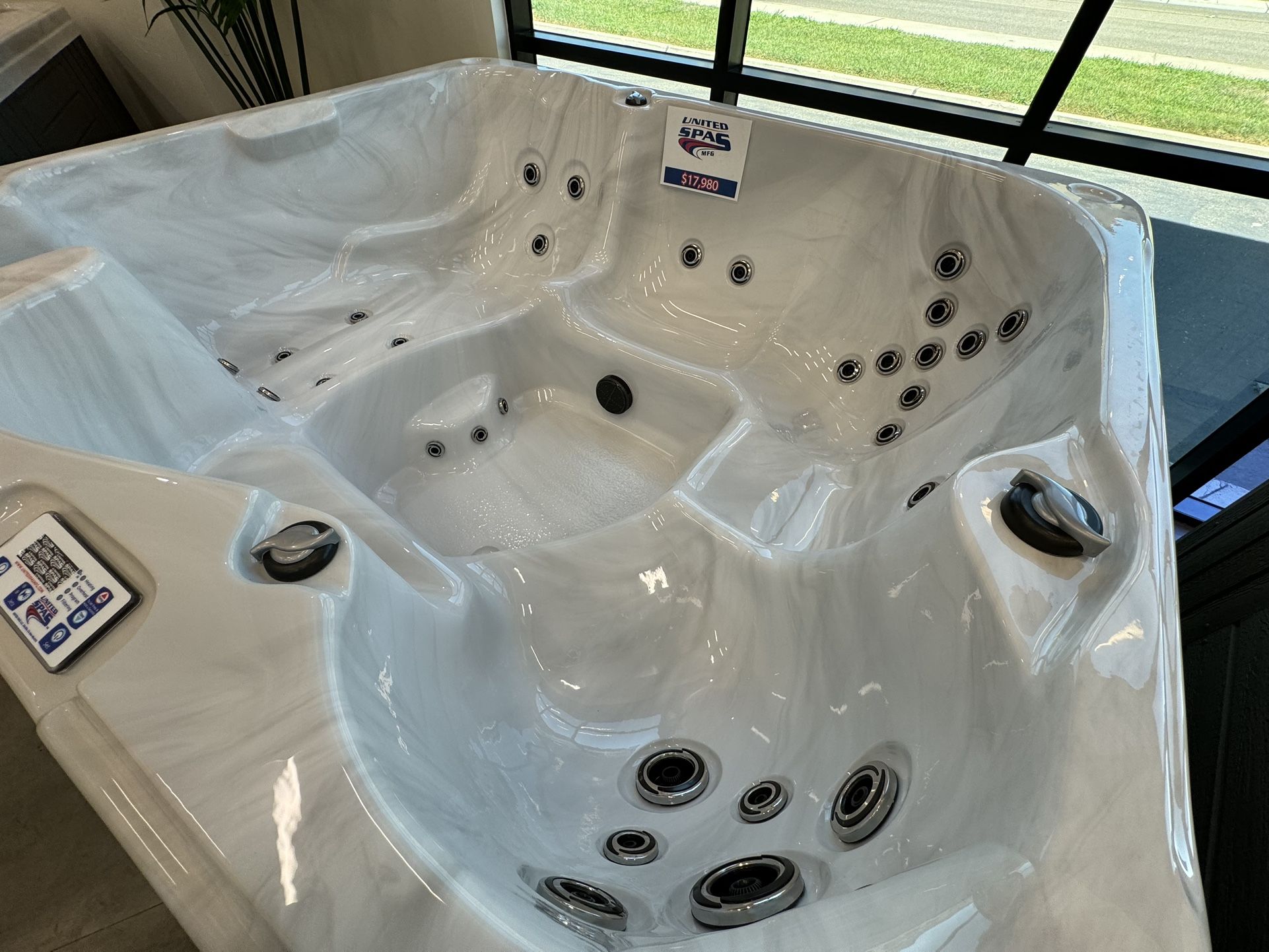 Hydrotherapy Hot Tub Spa!