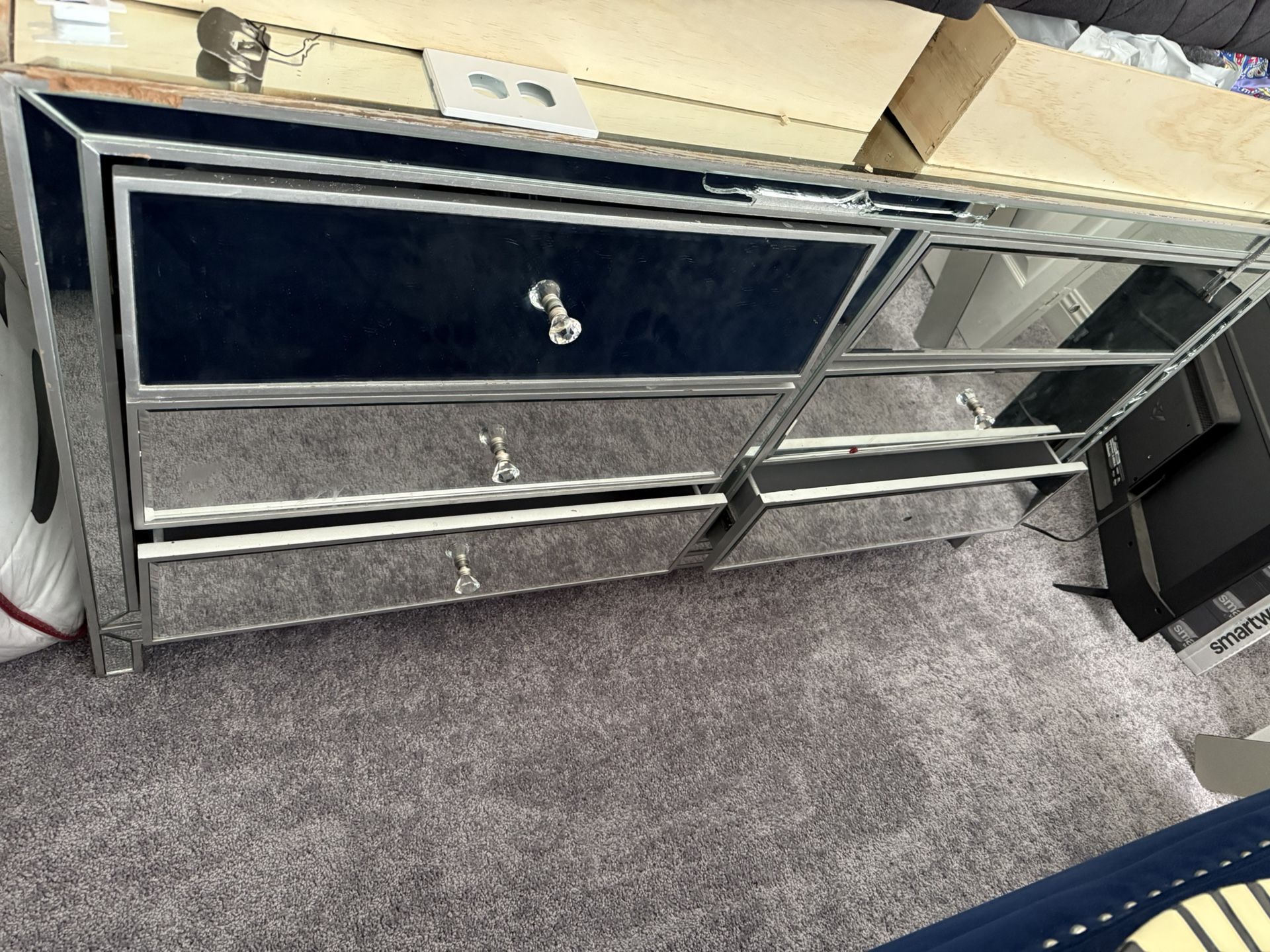 I am selling this mirror dresser for $60 only because it has a couple of cracks that can be replaced