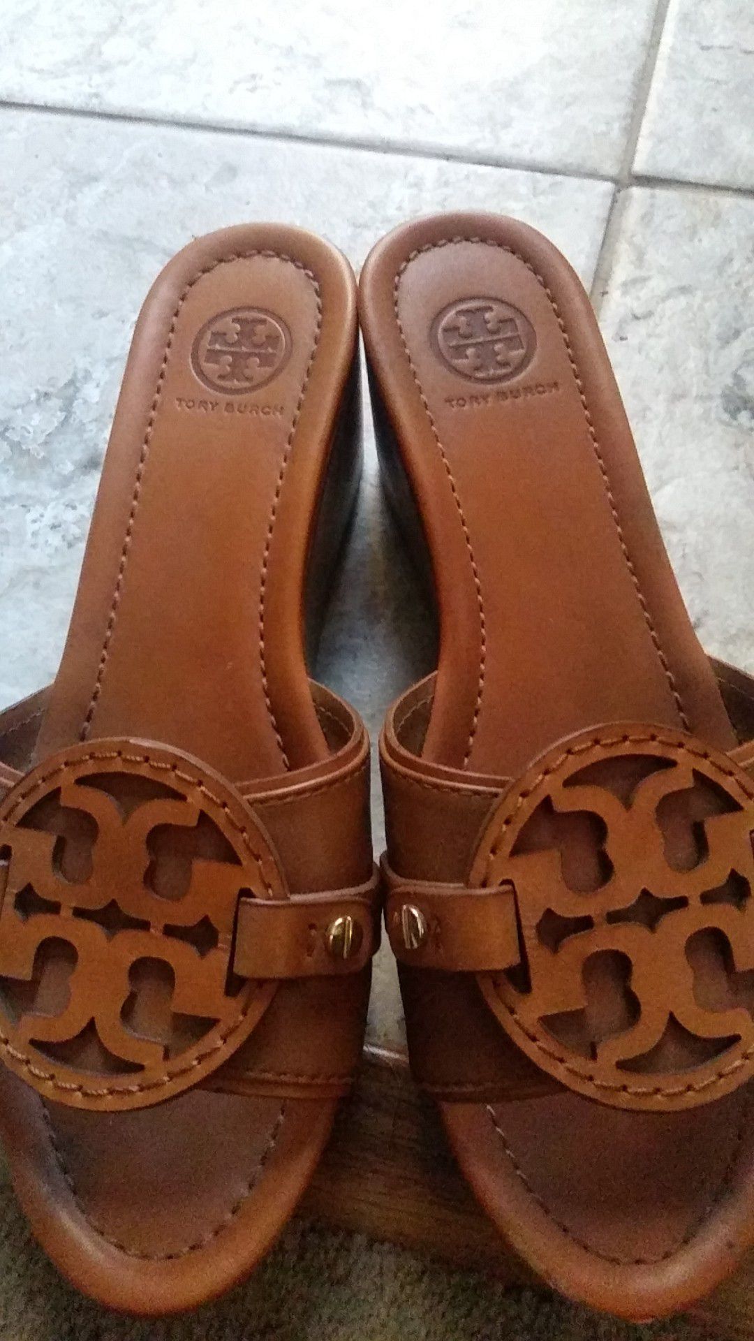 TORY BURCH WEDGE SANDLES SIZE 8 1/2