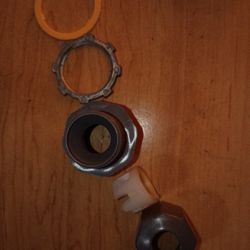 New,  Arlington Co.; 8 Strain 3/4" Relief Cord Connectors; Non-Metallic-liquid; https://offerup.com/redirect/?o=Q2F0Lm5v LPCG754