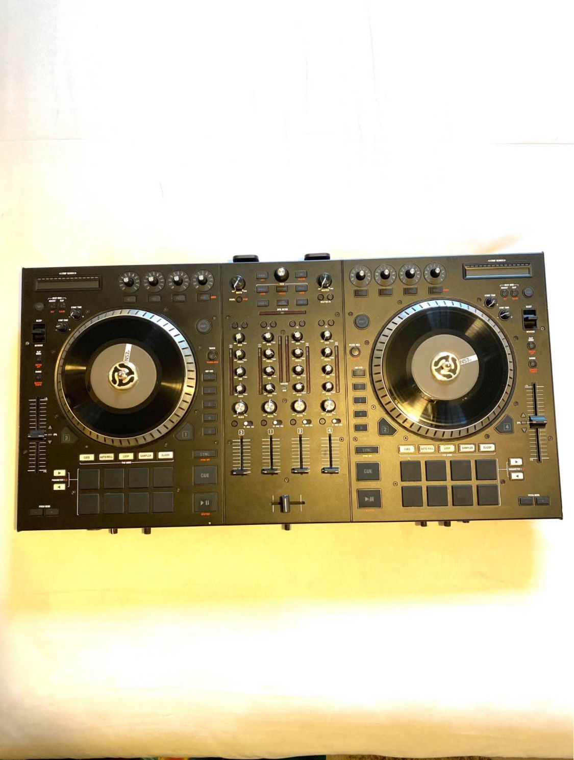 Numark NS7iii dj Turntable Controller Excellent Condition works!