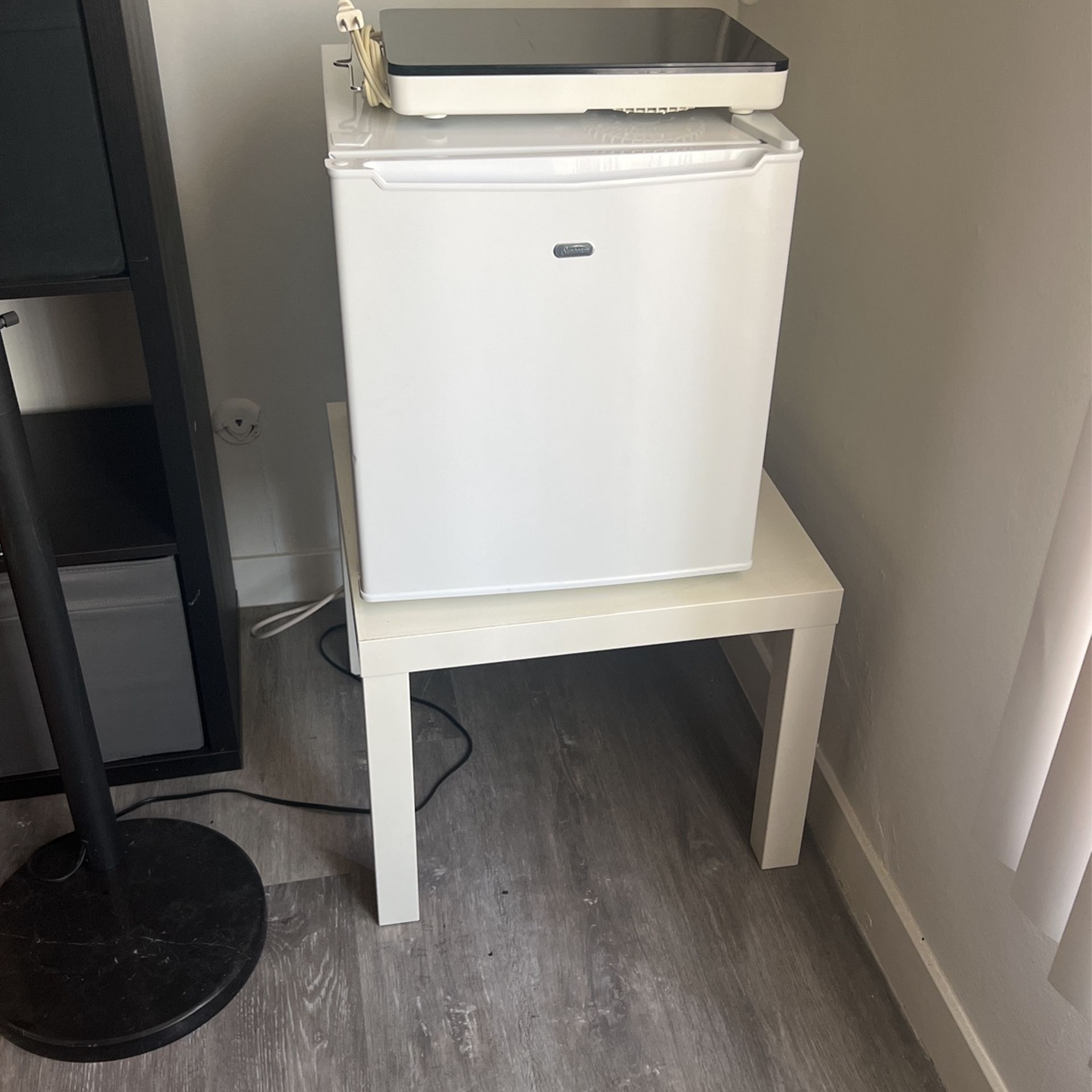 Mini fridge & Portable Induction Hob