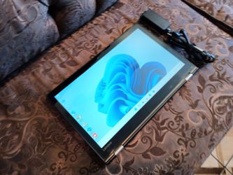 Touchscreen Laptop tablet Lenovo ldeapad flex 4-1580-core i3-16gb ram-256gb HD SSD solid-good for stud-ents.