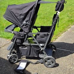 Joovy Caboose Ultralight double stroller sit and stand