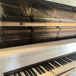 Piano White