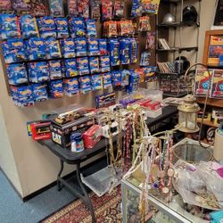 20 Vendors Indoor Flea Market