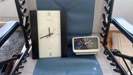 Vintage style analog clock bundle