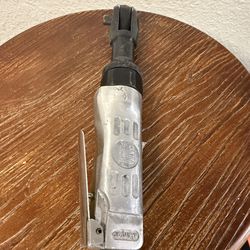 Central Pneumatic 3/8” Air Ratchet - 50 ft-lb - Works