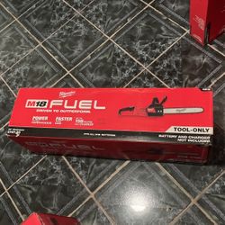 Milwaukee M18 FUEL 16 in. 18-Volt Lithium-Ion Brushless Cordless Chainsaw (Tool-Only)