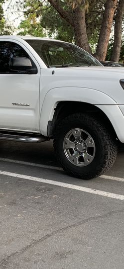 Chrome truck wheels