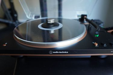 🎵 Audio-Technica AT-LP70XBT Bluetooth Turntable – Black/Bronze – Extras