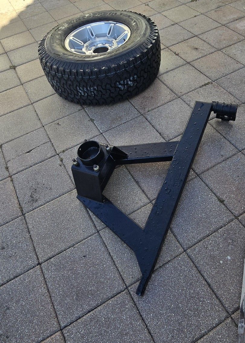 2003 Hummer H2 Spare Tire and rear rack