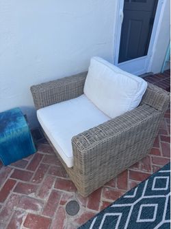 Ventana Swivel Lounge Chairs