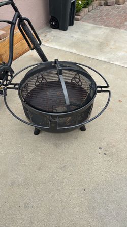 Smoke pit / barbecue grill