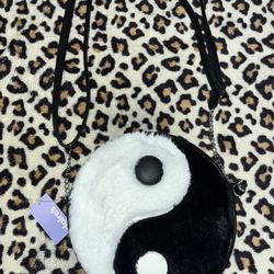BRAND NEW  claire’s yin yang round crossbody bag 