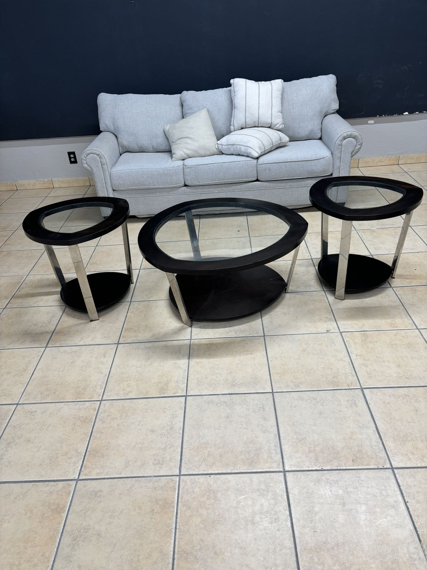 Coffee Table With 2 Matching End Tables for Sale in Unm, NM OfferUp