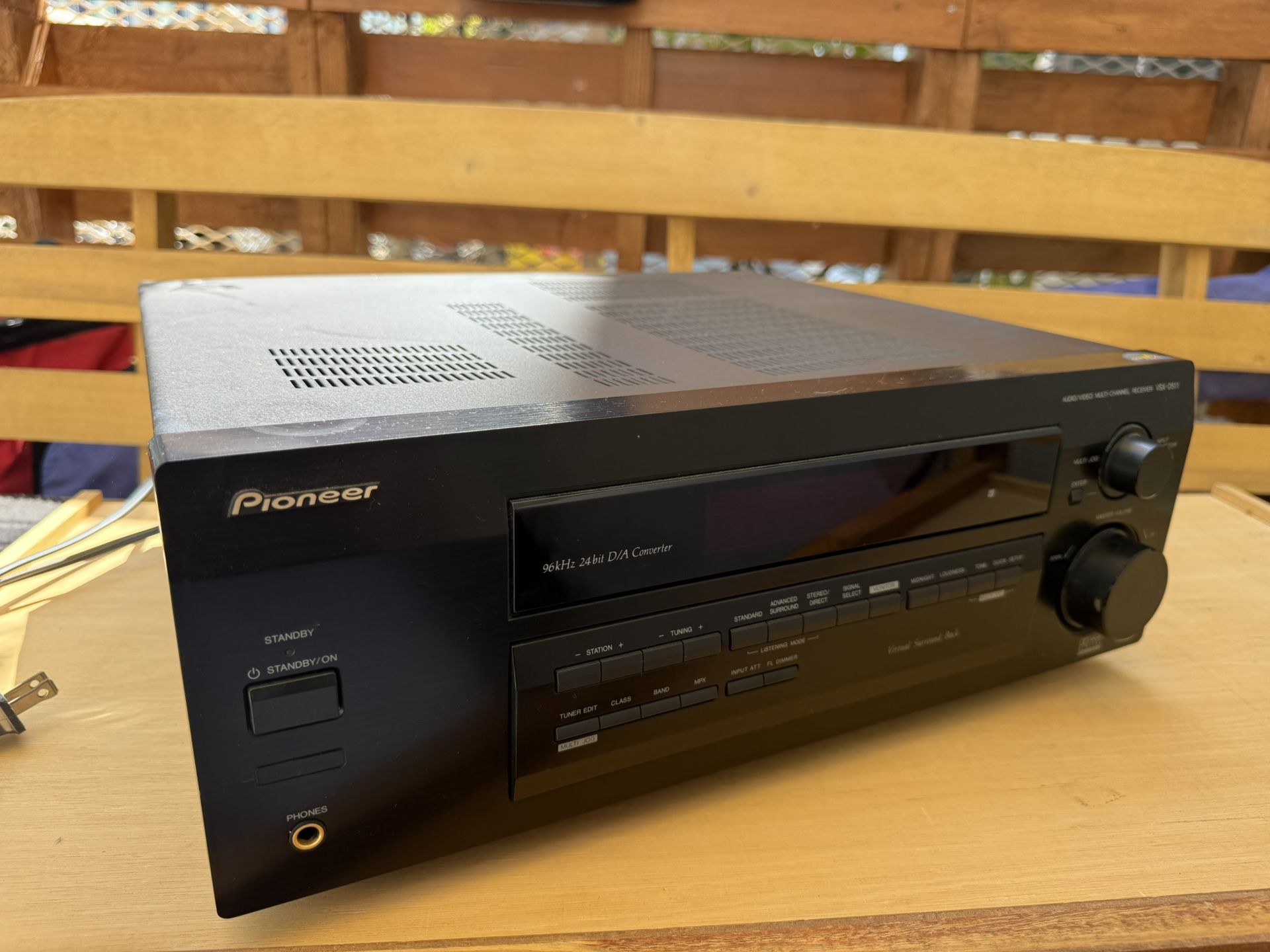 Pioneer VSX‑D511 Audio/Video Multi‑Channel Receiver.