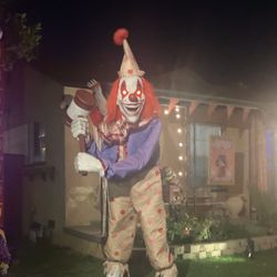 8.5’ GIANT CARNIVAL CARL Animatronic 