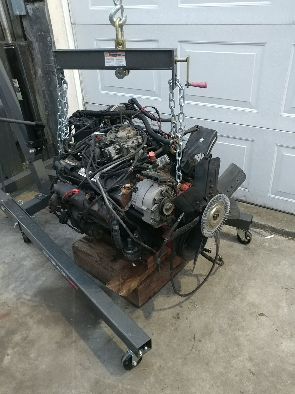 GM GoodWrench 350 Crate Engine