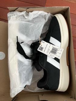 ADIDAS GRAND COURT ALPHA 00s BLACK AND WHITE GUM MEN’S 10 1/2 ATHLETIC SNEAKER NEW