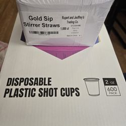 Plastic shot cups and Gold sip stirrer straws