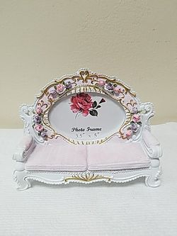 couch picture frame