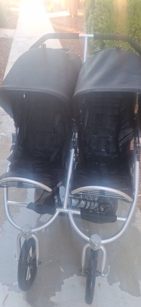 MUST SELL INDIE STROLLER SIDE BY SIDE DOUBLE STROLLER