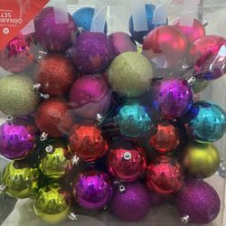christmas ornaments 