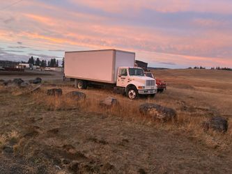 2001 international 4700 box truck, diesel 
