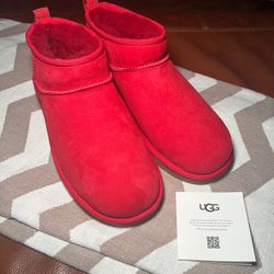 UGG BOOTS (MINI)