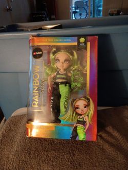 RAINBOW HIGH Doll