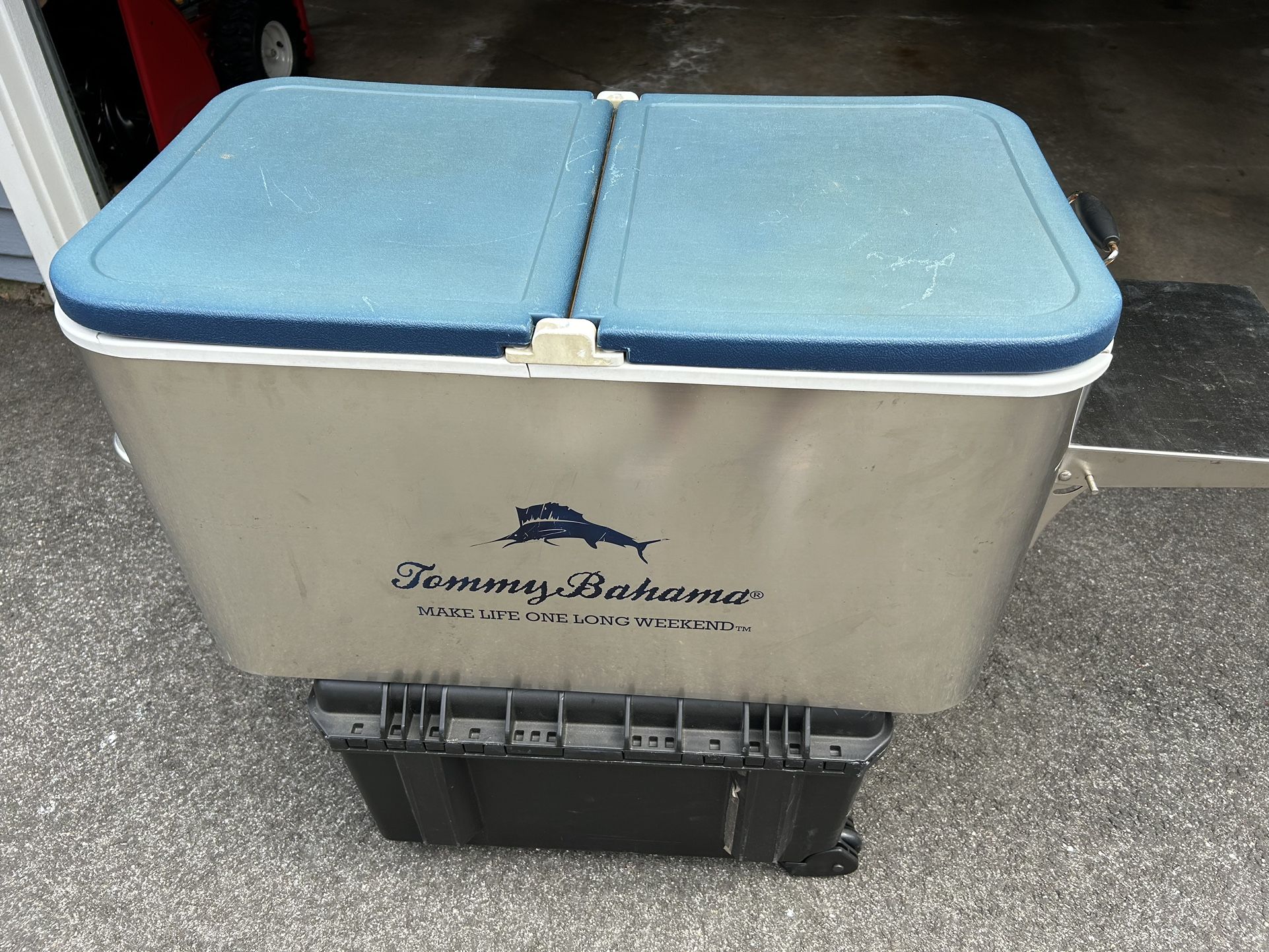 Tommy Bahama Cooler - Broken Needs Repair Or For Parts