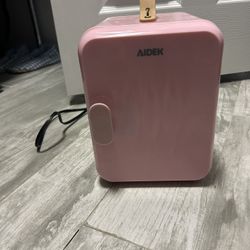 Mini Fridge 