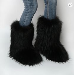 Faux Fur Boots Size 9