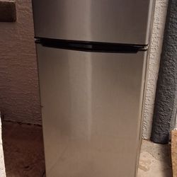 World pool refrigerator 