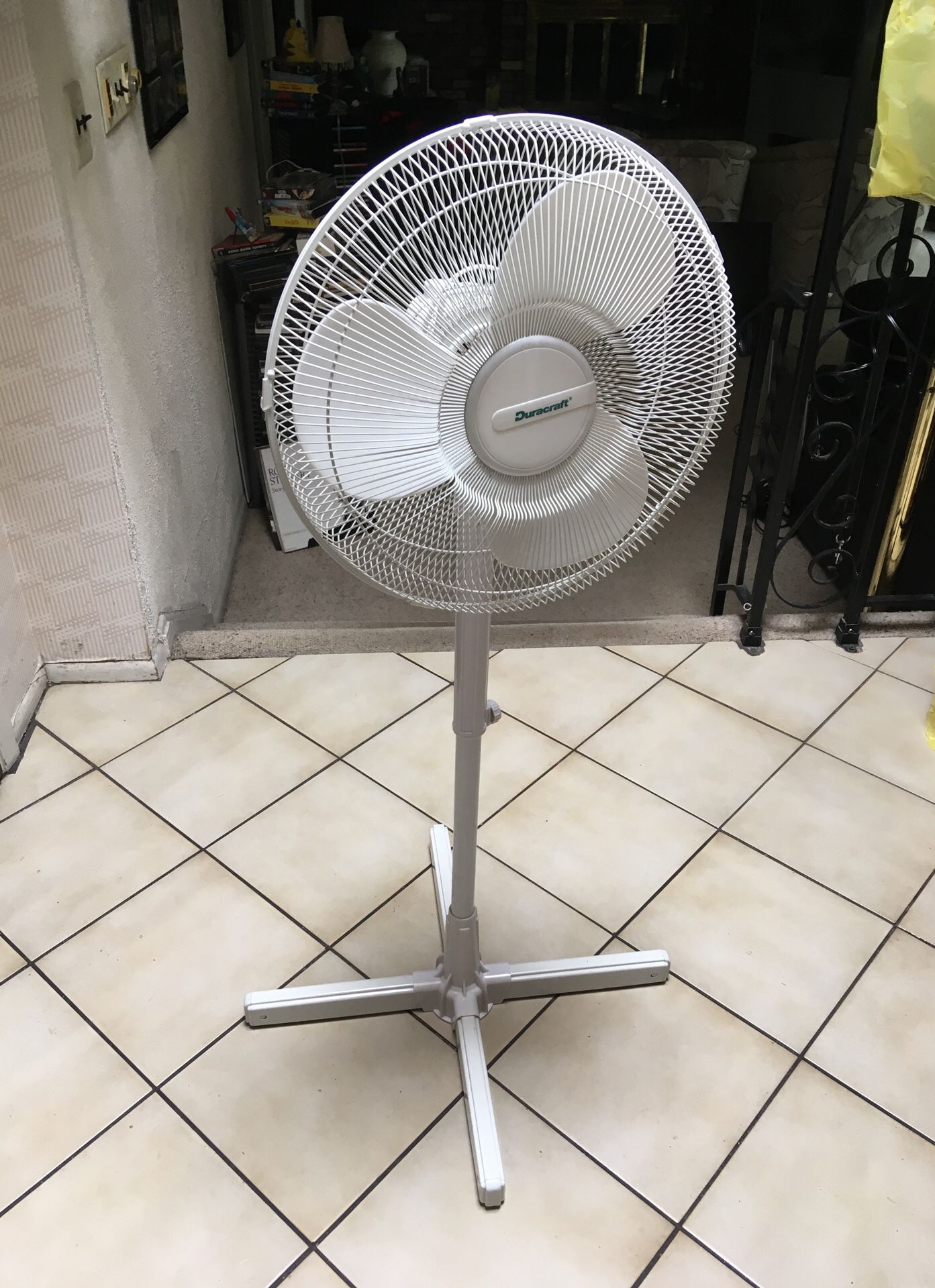 Multi speed oscillating Standing fan