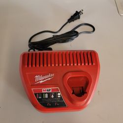 Milwaukee M12 Battery Charger