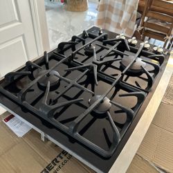 GE Profile 30"Gas Glass Cooktop 4 Burners Side Stainless Steel Knobs JGP940SEK2SS